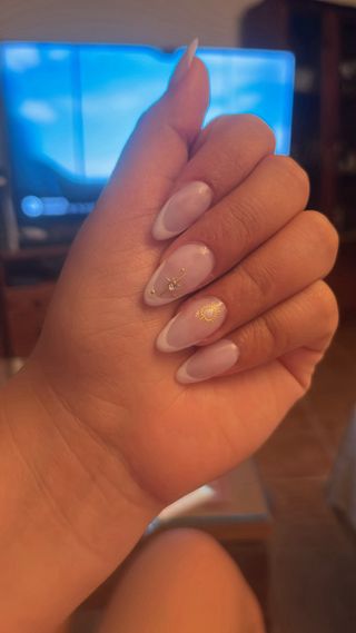 Uñas semipermanentes decoradas