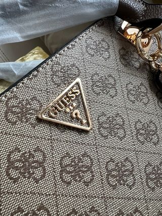 Bolso Tote Guess Beige y Marrón