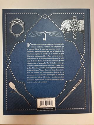 EL GRAN LIBRO DE LOS ARTEFACTOS DE HARRY POTTER...