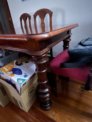 Mesa de madera maciza con 6 sillas a juego