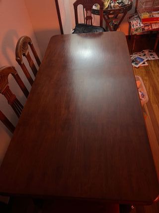 Mesa de madera maciza con 6 sillas a juego