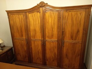 Armario de madera para habitación