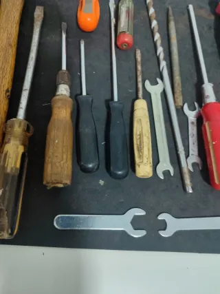 Lote de herramientas manuales – destornilladores,