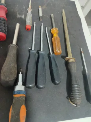 Lote de herramientas manuales – destornilladores,