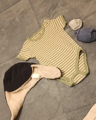 Lotto vestiti bimbo 6-9 mesi