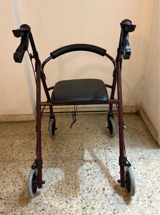 Andador con asiento y frenos para personas adultas