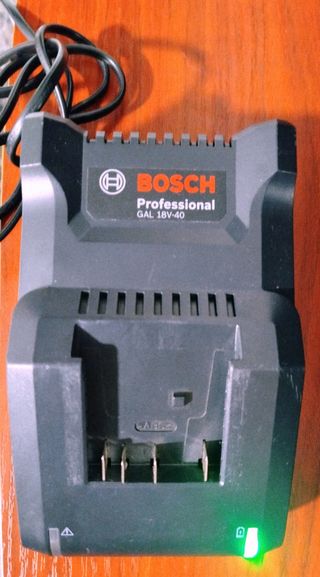 Cargador Bosch GAL 18V-40 Profesional