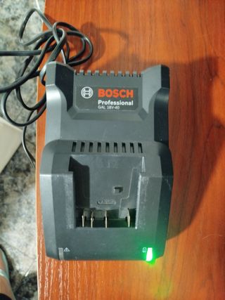Cargador Bosch GAL 18V-40 Profesional