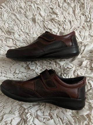 Zapatos de piel marrones