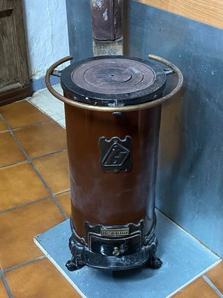 Estufa leña Hergom Hierro Fundido Marrón Negra