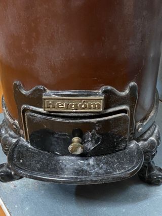 Estufa leña Hergom Hierro Fundido Marrón Negra