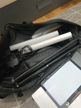 2 Paneles LED Neewer + 2 Trípodes