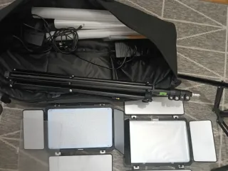 2 Paneles LED Neewer + 2 Trípodes