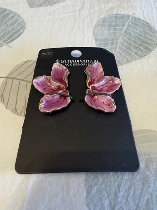 Pendientes Stradivarius flor abanico