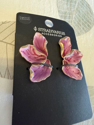 Pendientes Stradivarius flor abanico