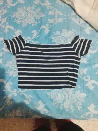 Top rayas hombros descubiertos