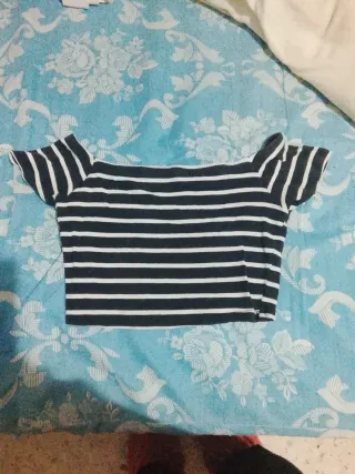 Top rayas hombros descubiertos
