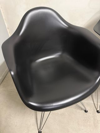 Coppia di poltrone Vitra Dar Nero