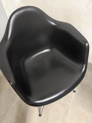 Coppia di poltrone Vitra Dar Nero