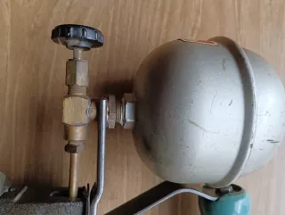 Plancha antigua de queroseno