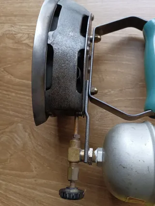 Plancha antigua de queroseno