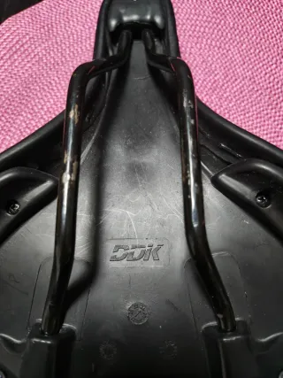 Sillín de bicicleta ERGOFITSYSTEM negro