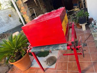 Máquina para entrenar 4 gallos ala vez