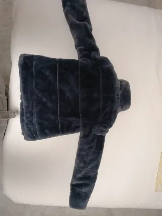Chaqueta gris peluda