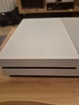 Xbox One S con 2 mandos – funciona perfecto