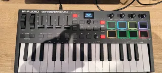 M-Audio Oxygen Pro Mini Controlador MIDI