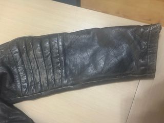 Cazadora de piel hombre negra