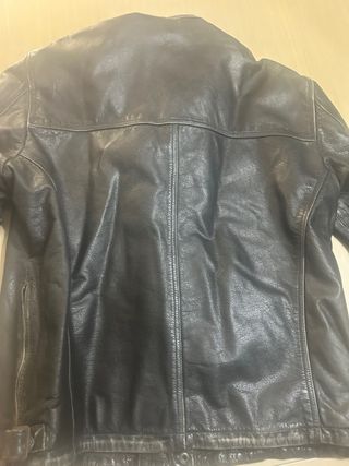 Cazadora de piel hombre negra