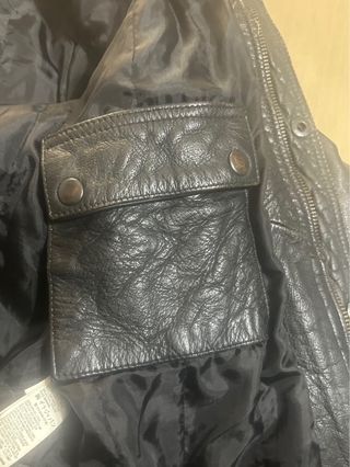 Cazadora de piel hombre negra