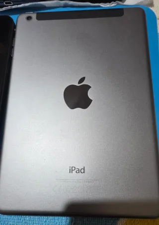 2 iPads Air: Dorado y Plateado 4g sim + wifi