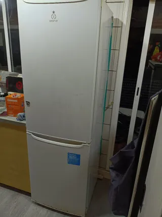 Nevera Indesit