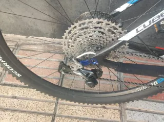 Bicicleta Cube 29 Carbono