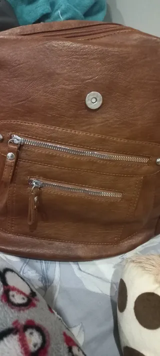 Mochila de cuero marrón