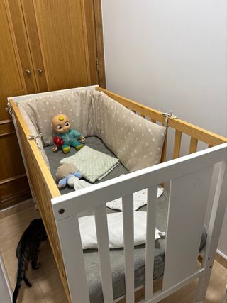 Cuna madera blanca y marrón