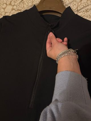 Mono deportivo negro corto