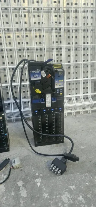 4 MonederosCASHFLOW DFX 490 Necta, Jofemar, bianc