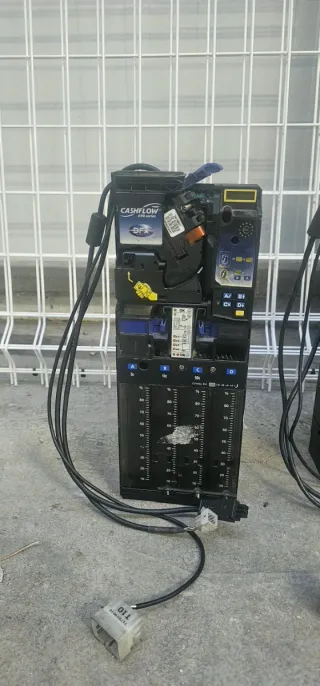 4 MonederosCASHFLOW DFX 490 Necta, Jofemar, bianc