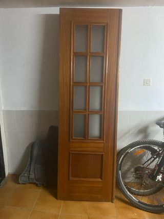 Puerta de madera interior