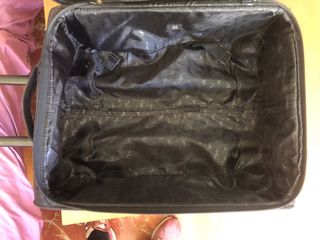 Maleta de viaje pequeña negra