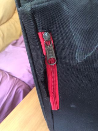 Maleta de viaje pequeña negra