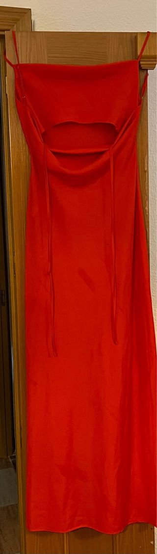 Vestido rojo largo con abertura