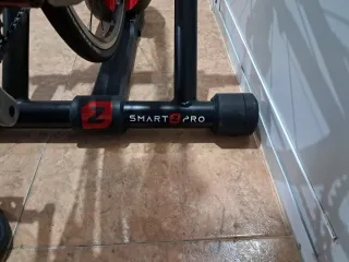 Bicicleta urbana fixie y rodillo