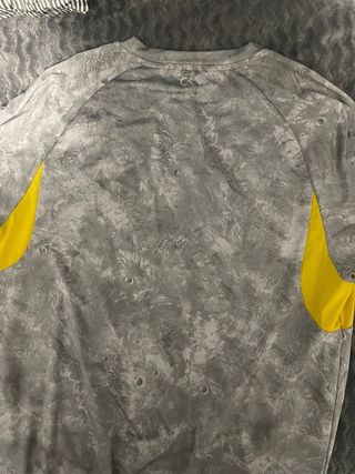 Camiseta Calvin Klein Gris y Amarillo