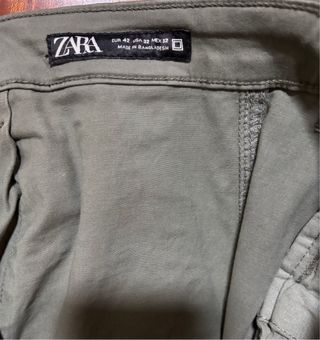Pantalón cargo Zara verde oliva