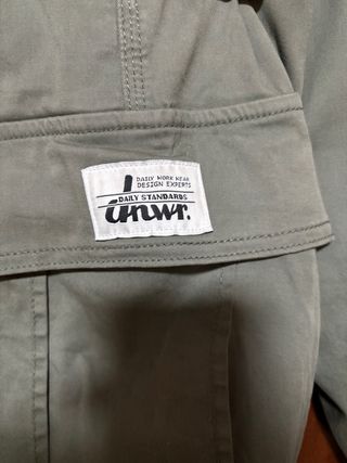 Pantalón cargo Zara verde oliva