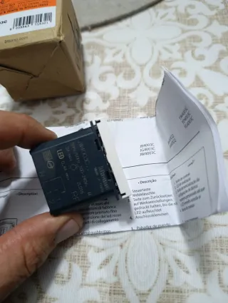 Bticino JW4003C Pulsante LED 100-240V